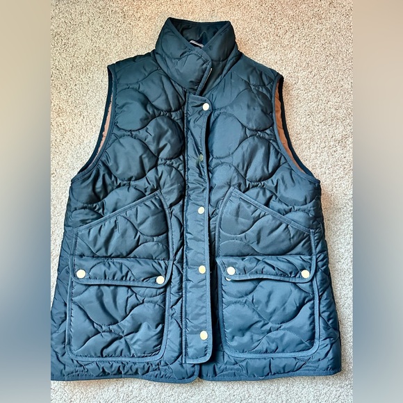 J. Crew Jackets & Blazers - J. Crew Women’s Signature Puffer Vest Large